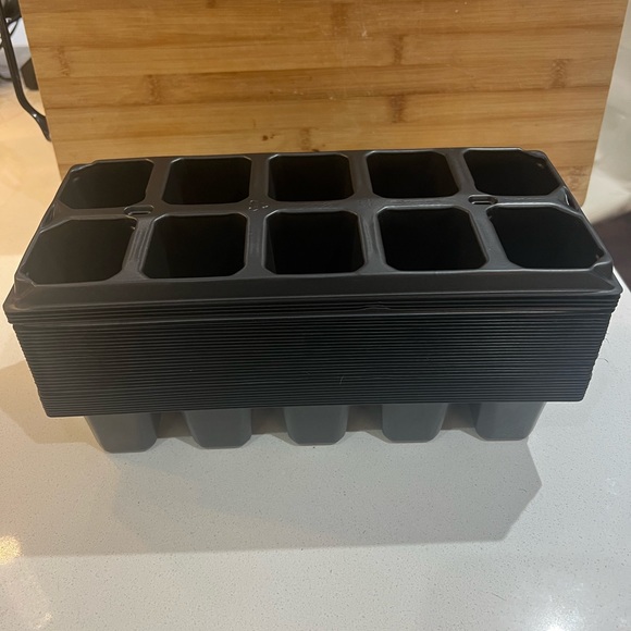 Seedling trays - Picture 1 of 5